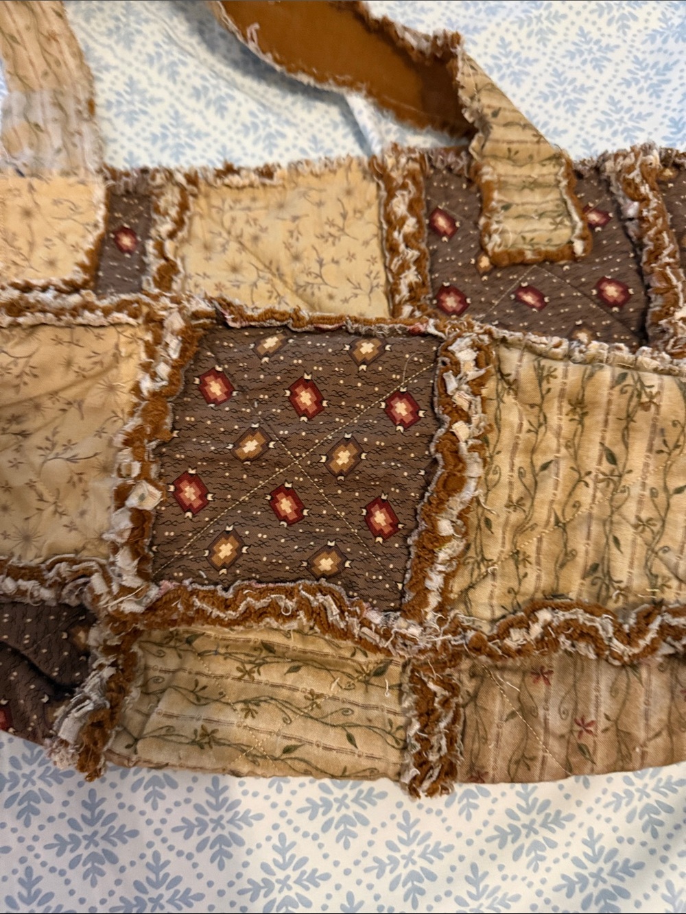 Handmade Rag Quilted Patchwork Tote Bag in Beige and Brown Snap Closure. - Picture 5 of 6